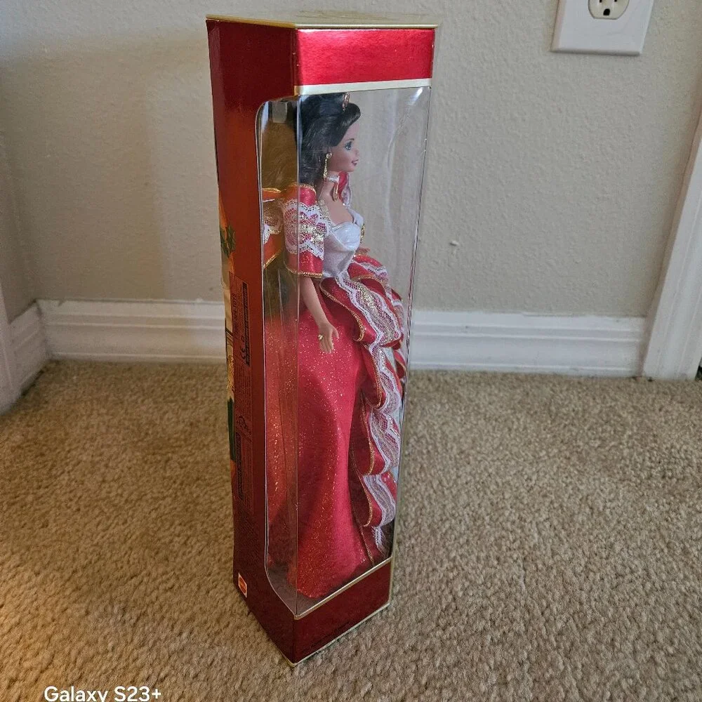 RARE NRFB MATTEL 1997 HAPPY HOLIDAYS SPECIAL EDITION CHRISTMAS BARBIE DOLL 17832